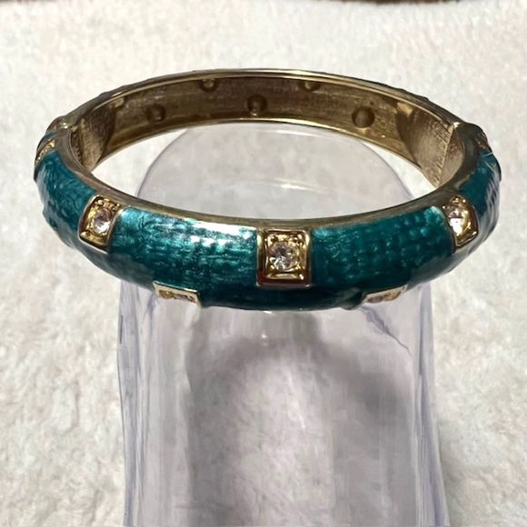 Green Enamel Rhinestone Goldtone Hinged Bracelet - Picture 5 of 6